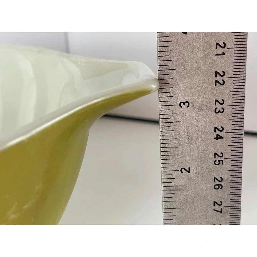 Vintage Pyrex Verde Green #442 Cinderella Mixing Bowl 1.5 Qt Avocado Mid-Century